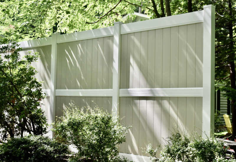 Caroline 8' Two Tone Almond & White Caroline with 2" x 7" Rails