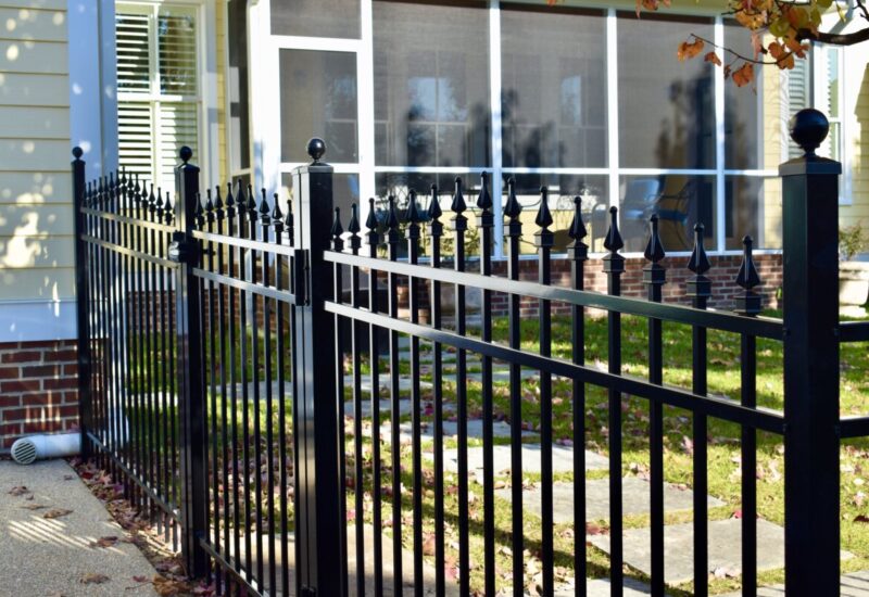 Custom Sailwind Black Custom Convex Sailwind Traditional Bottom with Quad Finials & Ball Caps