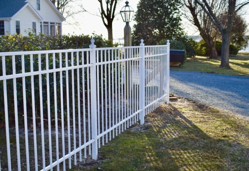 Bay Breeze White Bay Breeze Traditional Bottom with Ball Caps