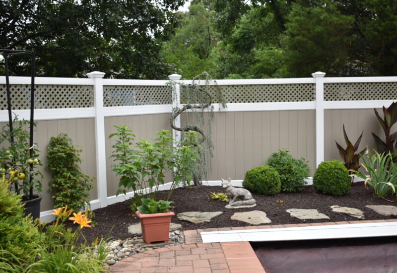 Wicomico-PR Two-Tone Khaki & White Wicomico-PR with Khaki Lattice & Deco Rails