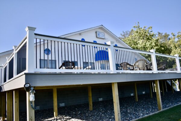 200 Series with Black Aluminum Balusters & Federation Caps