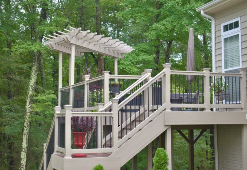 100 Series Khaki 100 Series with Black Aluminum Balusters & Bridgeport Pergola