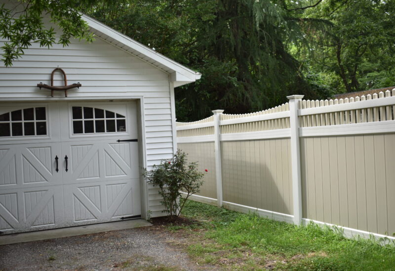 Queen Anne Two Tone Almond & White Queen Anne with New England Caps