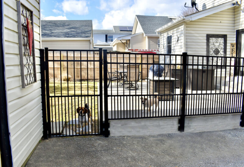 Bay Breeze Black Bay Breeze Puppy Picket Flush Bottom with Custom Flanges