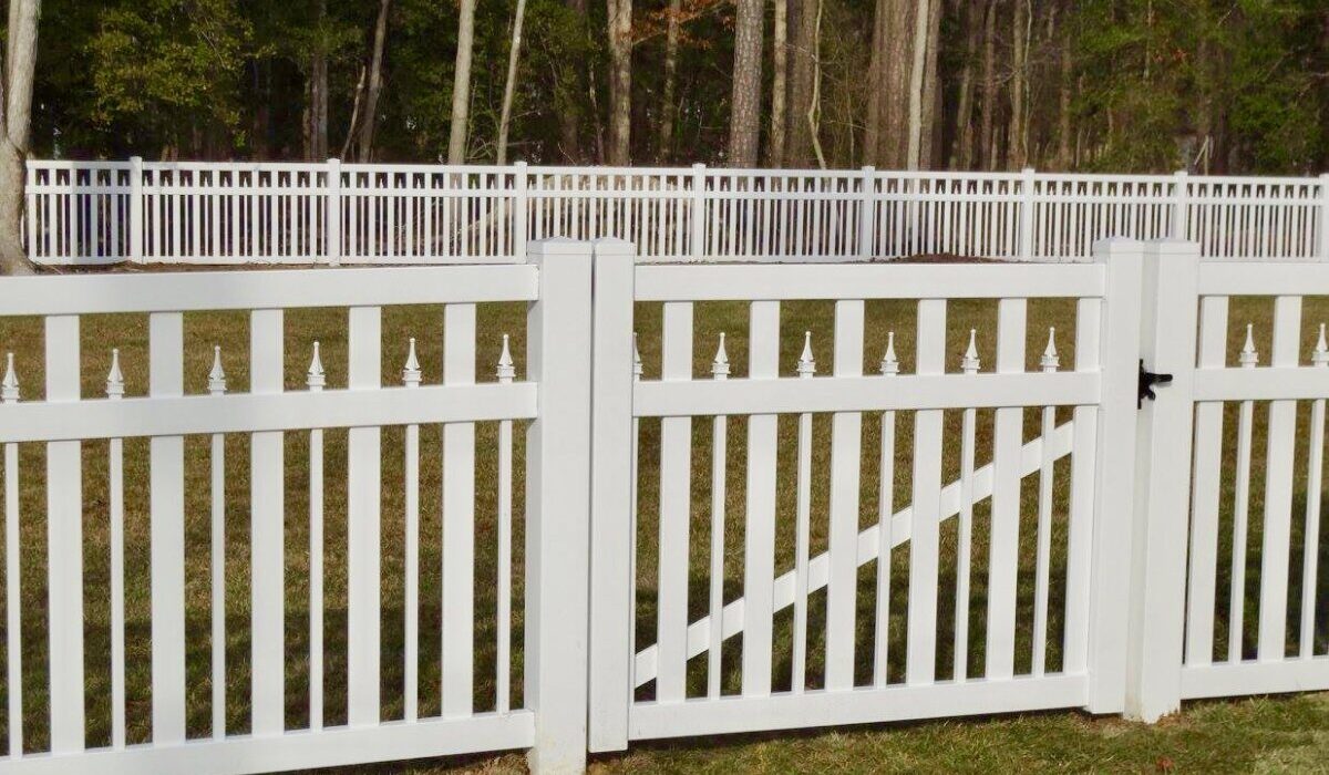 White Vienna with Arrowhead Picket Caps